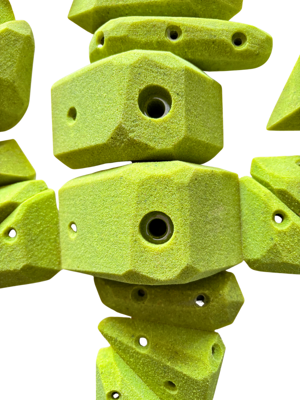 Klettergriffe Set – Diamond Edge – Frontansicht mit Schraubbohrungen
