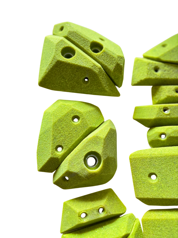 Klettergriffe Set – Diamond Edge – Nahaufnahme geometrischer Griffe